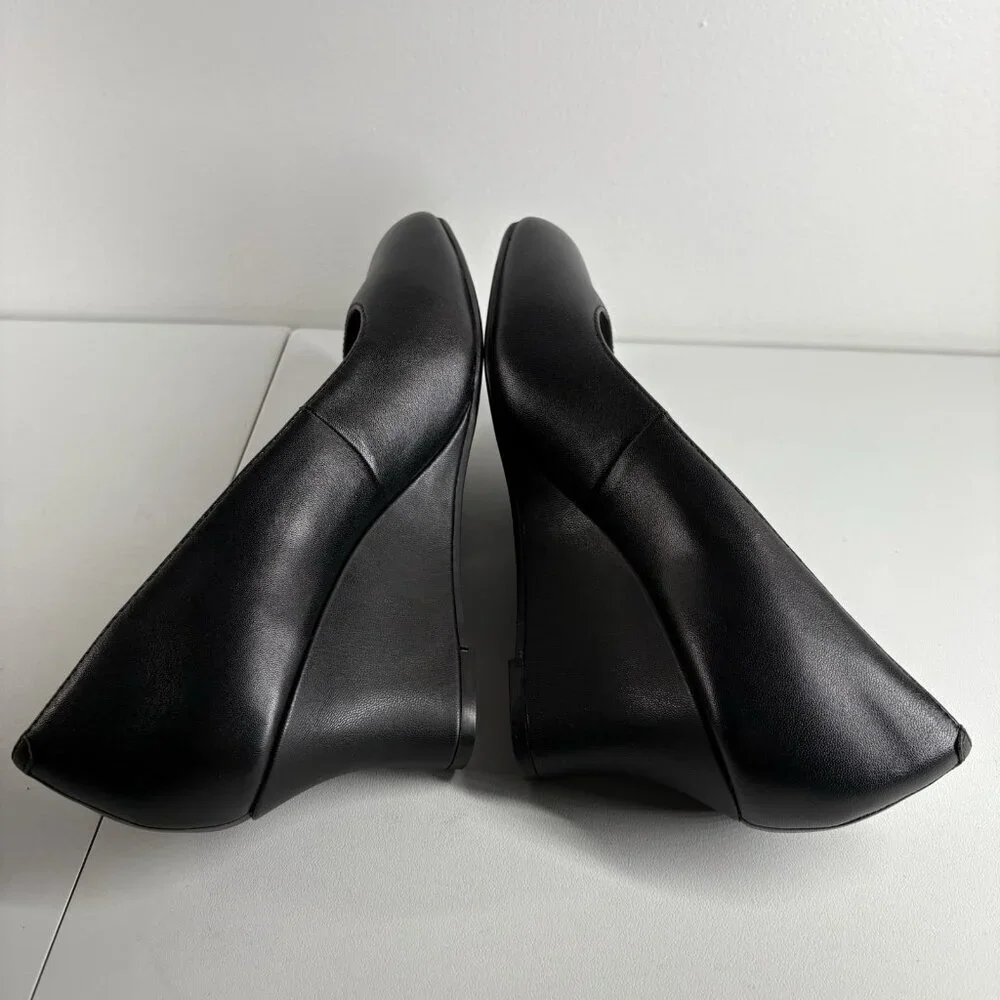 Clarks Collection Women 9.5M Black Leather Comfort Olivette Pearl Wedge Pump NWB